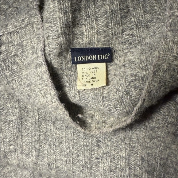 London Fog Women's Gray Wool Turtleneck Sweater Size Medium - Picture 3 of 5